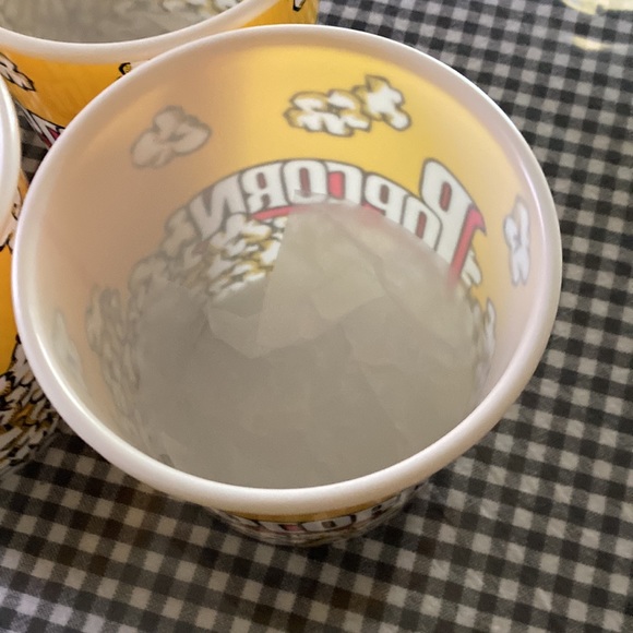 Popcorn 🍿 yellow containers , set of 7 bucket tubs - Picture 4 of 7